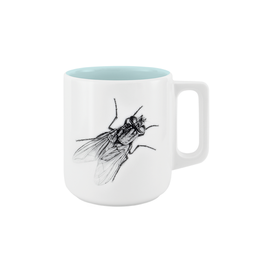 becher mit henkel . innen farbig . fliege .