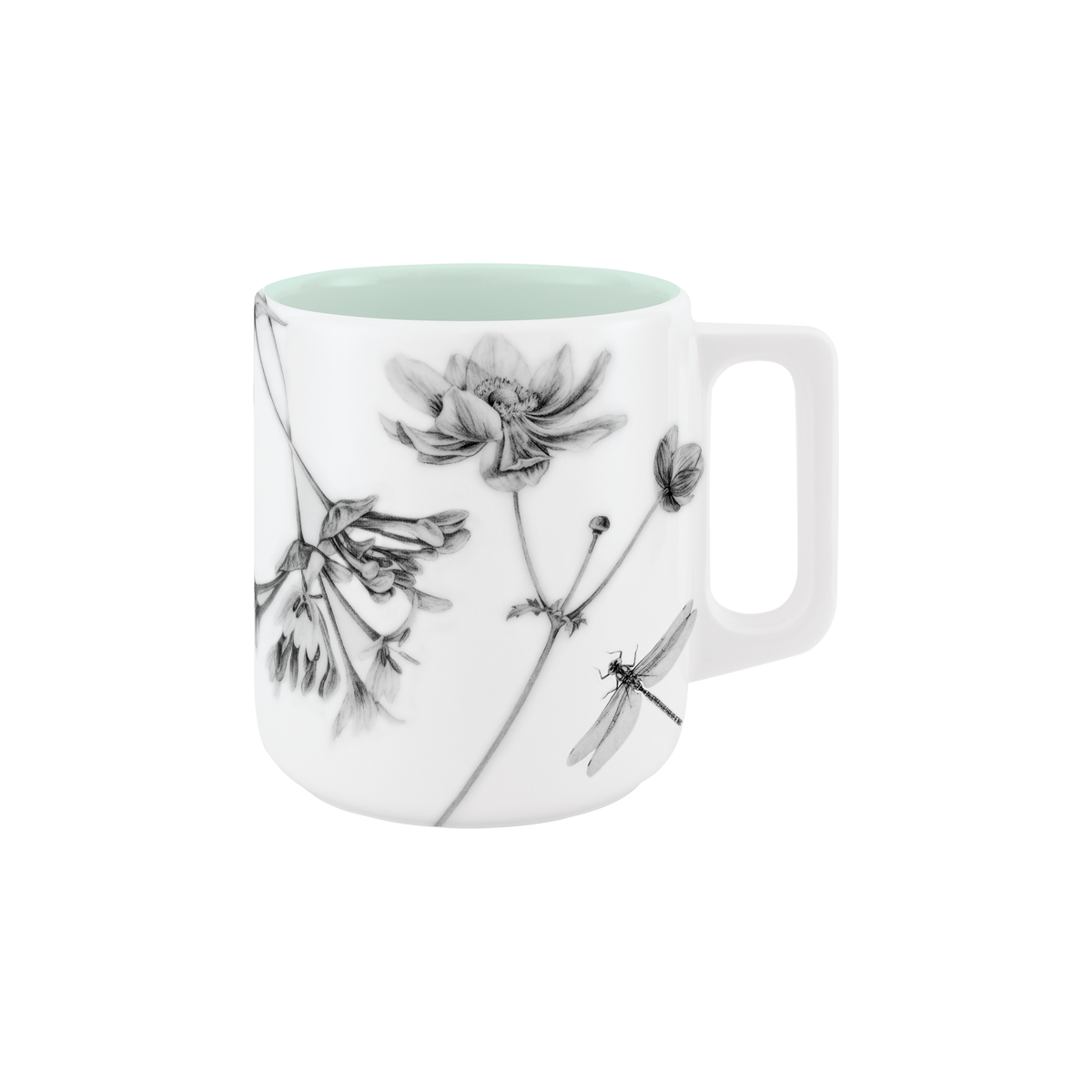 becher mit henkel . innen farbig . im garten .