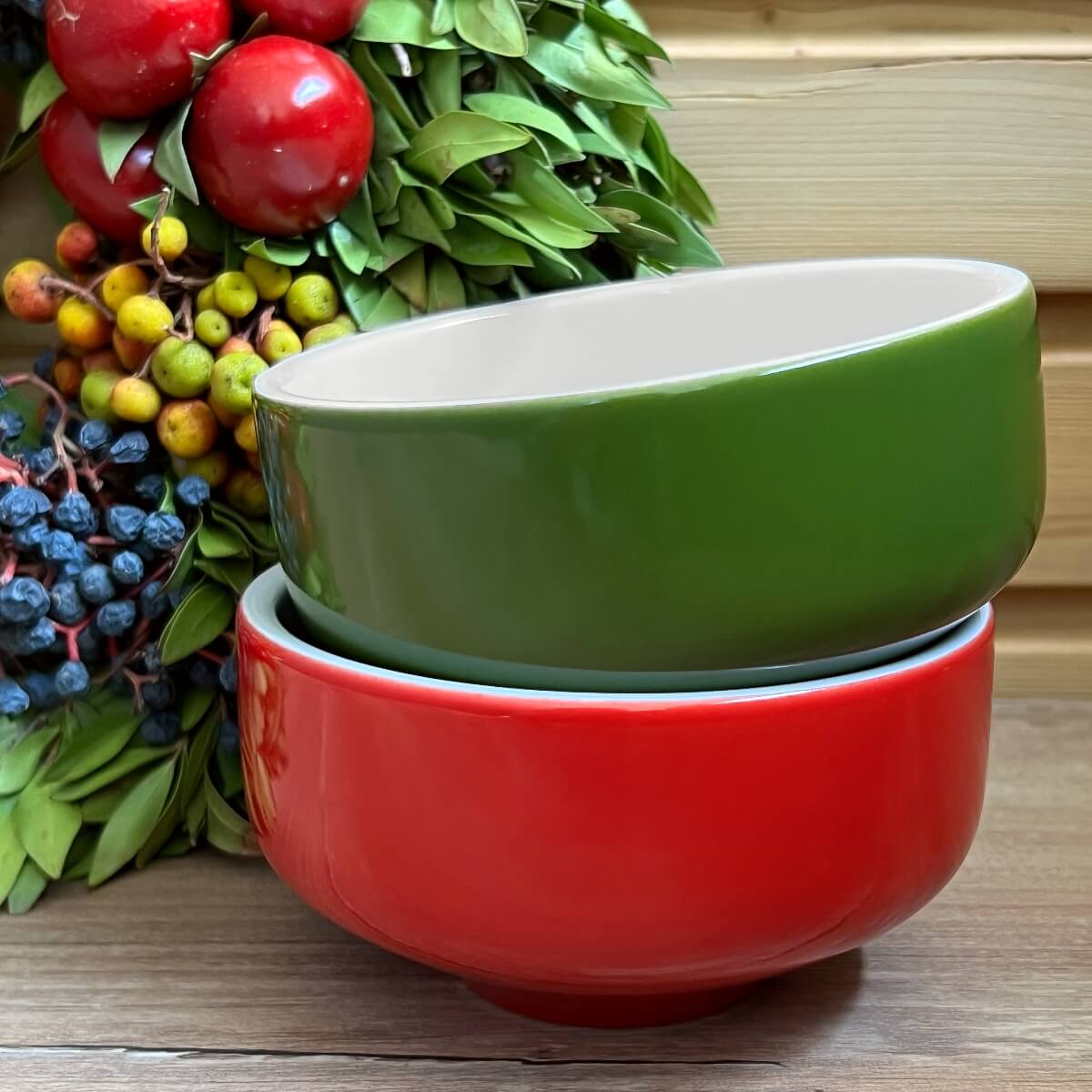 schale 11 . erdbeermarmelade . handgespritzt außen .