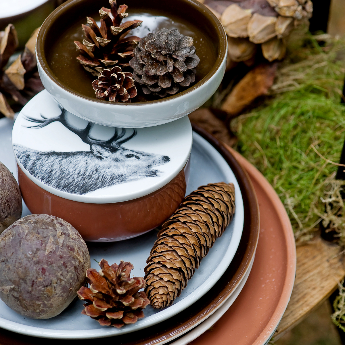 schale 12 . zieh gummistiefel an . handgespritzt innen .