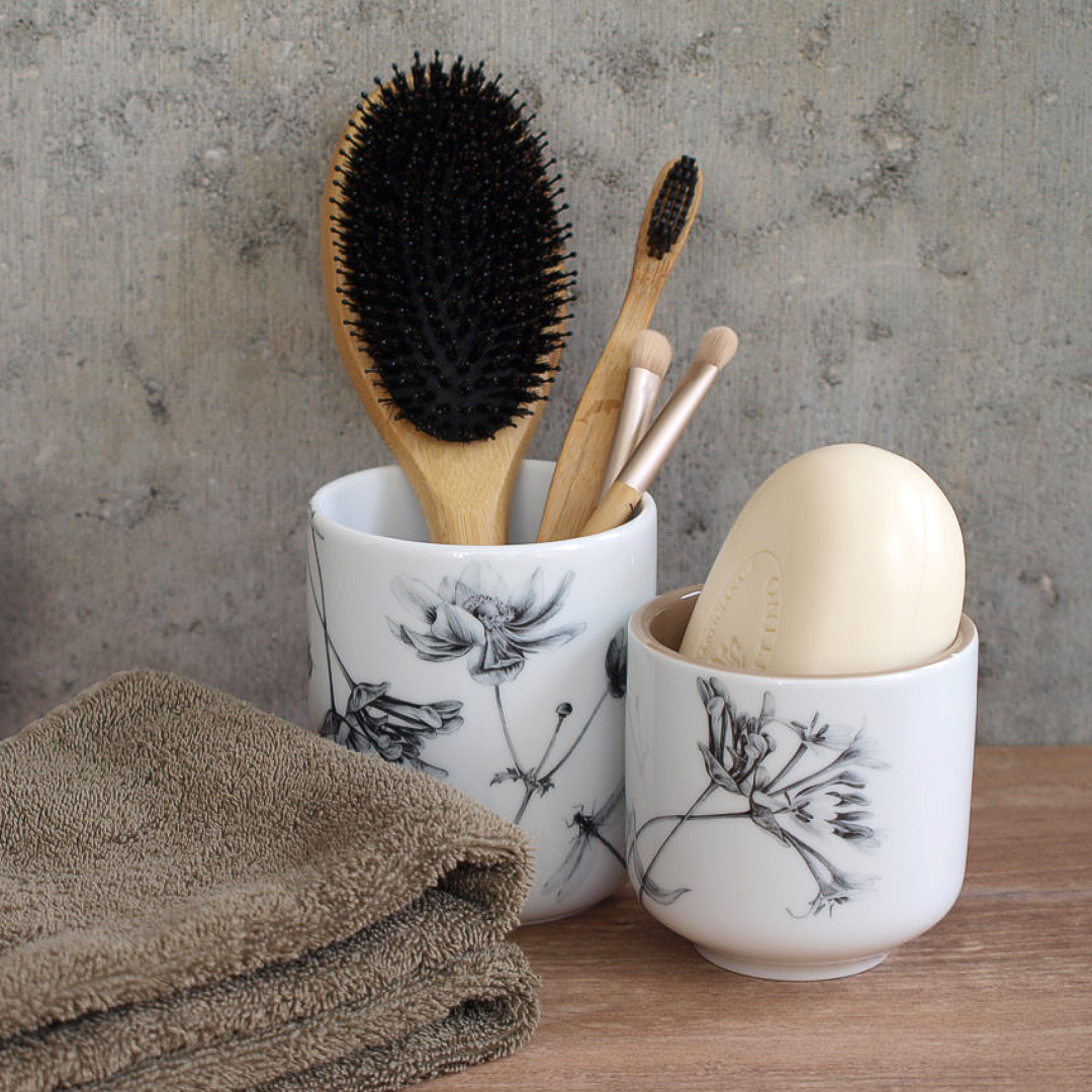 schale 8 . geißblatt . zuckersüße mokkatorte .