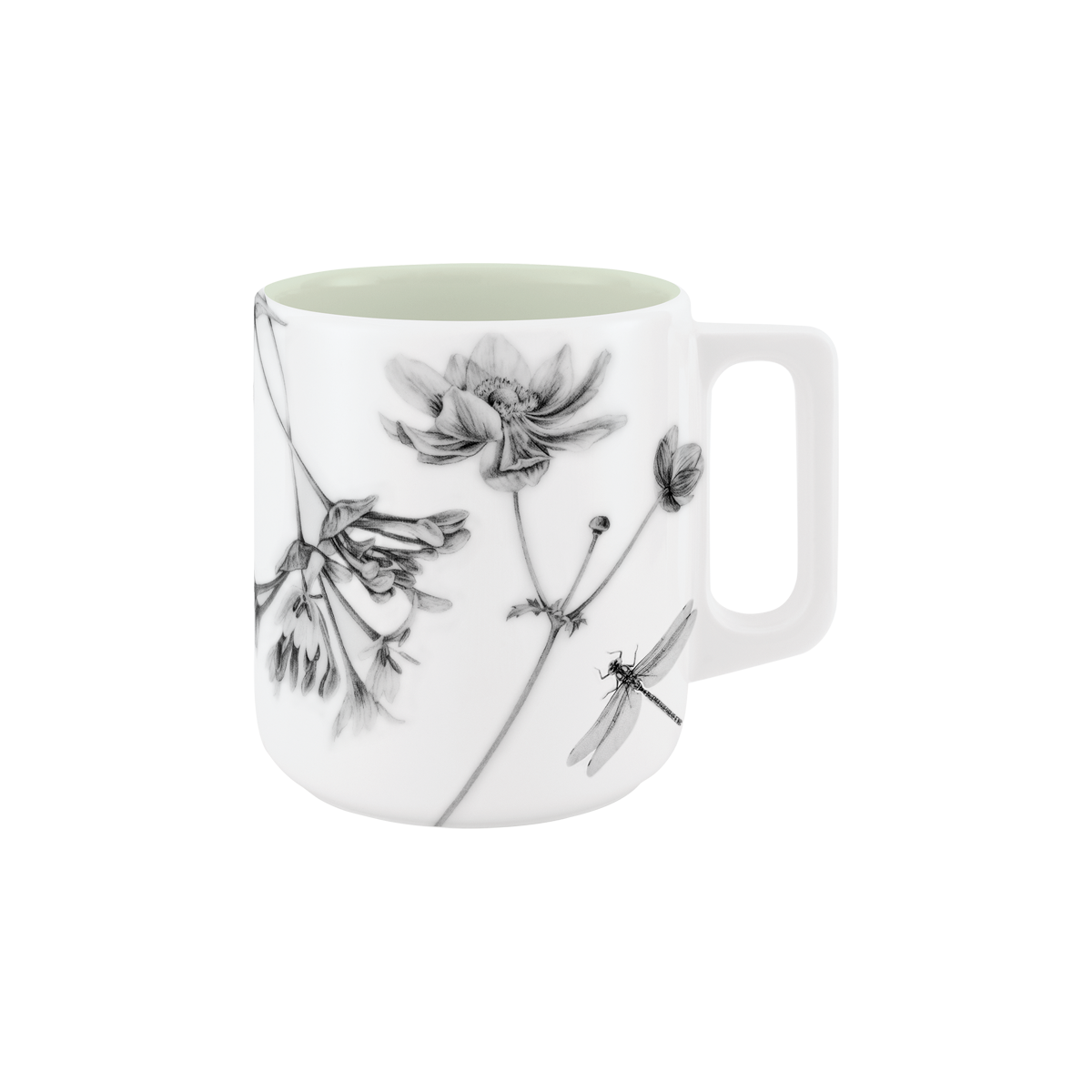 becher mit henkel . innen farbig . im garten .