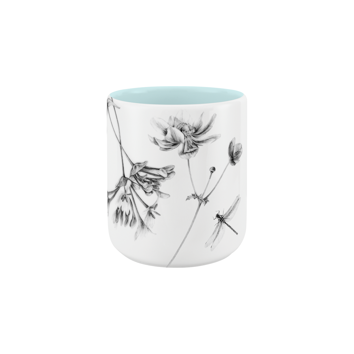 becher ohne henkel . innen farbig . im garten .