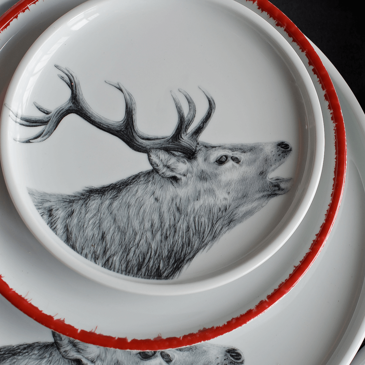 teller 21  . lässig umrundet . erdbeermarmelade .